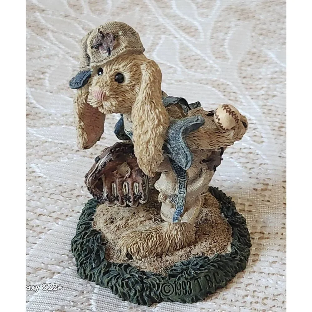 1997 Boyds Bears & Friends featuring Bunny Lefty on the Mound playing baseball